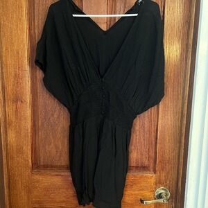 Express Black Swiss Dot Smocked Waist V-Neck Romper Womens Medium Short Sleeve